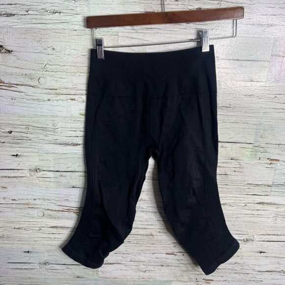 Lululemon Ebb and Flow Seamless Crop Charcoal Grey Workout Leggings 8 Medium - Picture 1 of 8